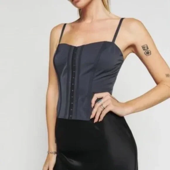 Reformation London Top Charcoal - Size 8 - Picture 3 of 4